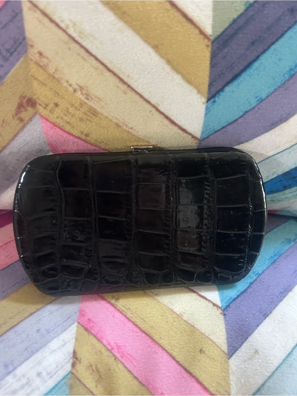 Black Croc Embossed Hard Case Wallet Push Lock Frame Clutch